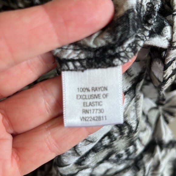 Xhilaration Leaf Print Pattern Spaghetti Strap Maxi Dress Black Size Xsmall - Picture 7 of 11